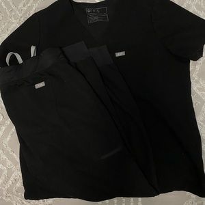 Figs Tops and Joggers Size Medium 4 pairs